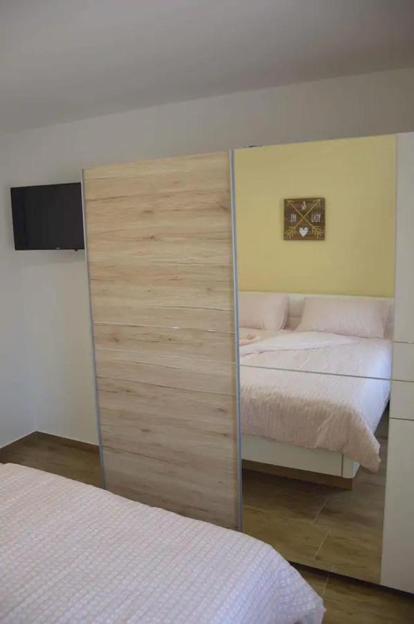 Old Town Apartment Popovic Врсар Екстер'єр фото