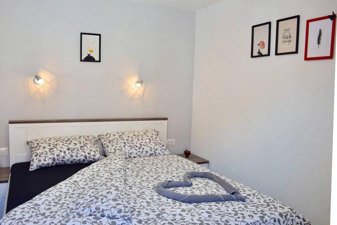 Old Town Apartment Popovic Врсар Екстер'єр фото